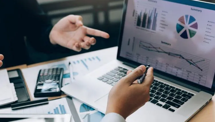 TOP 14 phần mềm/công cụ quản lý công nợ hiệu quả nhất 2025 2 bizzi-cong-cu-quan-ly-cong-no