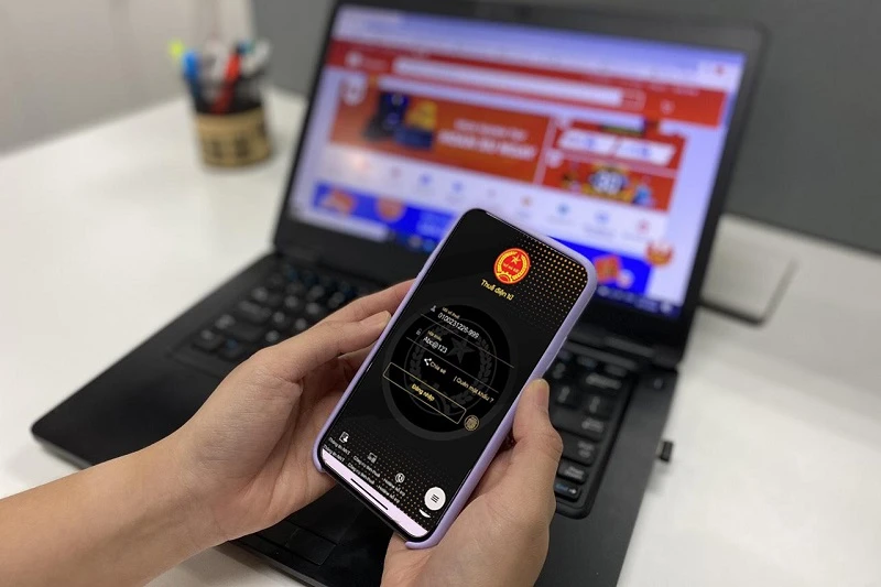 Nhiều chính sách thuế mới có hiệu lực từ 01/07/2025 2 Doanh nghiệp bắt buộc chuyển sang sử dụng tài khoản định danh điện tử