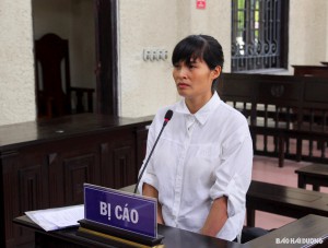 Bị cáo Nguyễn Thị Yến Hoa tại phiên tòa xét xử. Ảnh: Báo Hải Dương