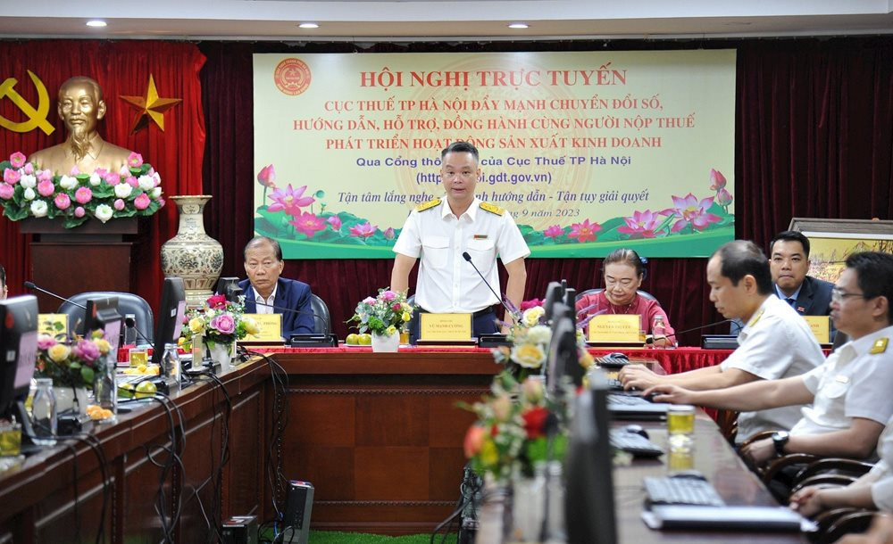 Hanoi Tax Department dialogues with taxpayers on a digital platform