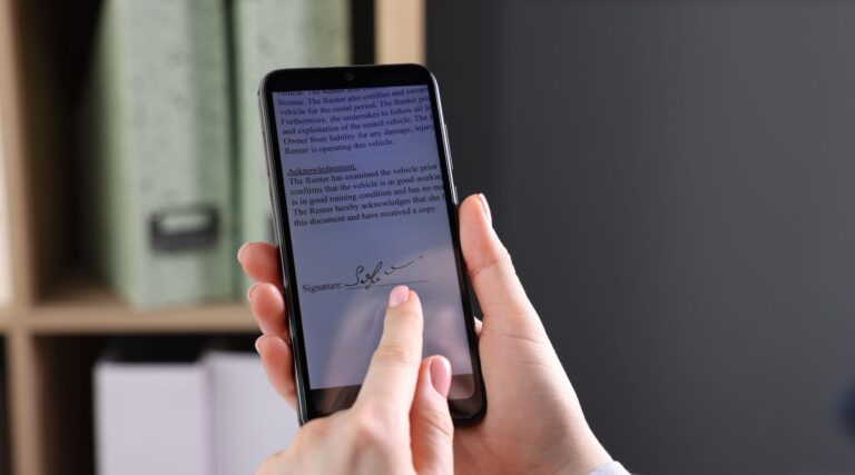 Chữ ký điện tử là gì? Giải pháp số hóa cho doanh nghiệp trong kỷ nguyên 4.0 1 chu ky dien tu la gi thumb