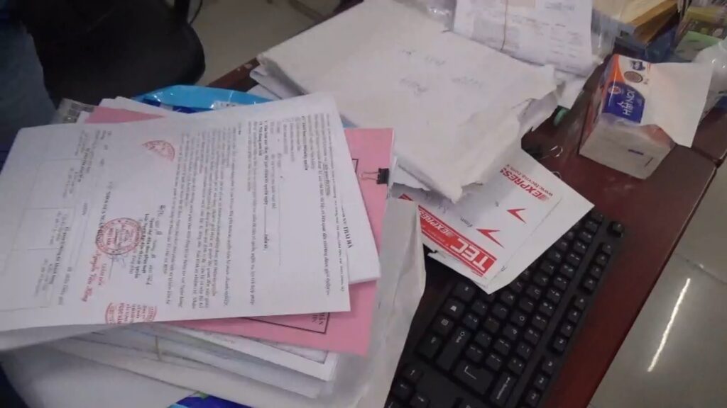 What is a fake invoice? Buying and selling fake invoices.